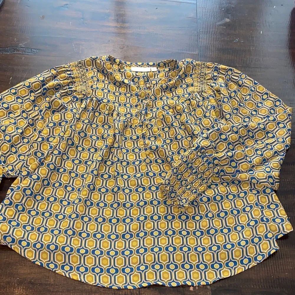 Happy x Nature by Kate Hudson Geometric Patterned Women's Top XS smocked sleeve
